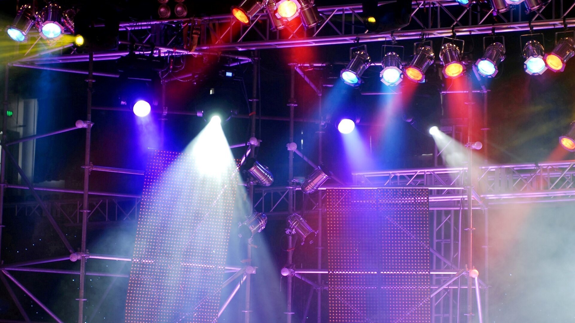 La pirogue nocturne — Melody d'Afrique 00:00